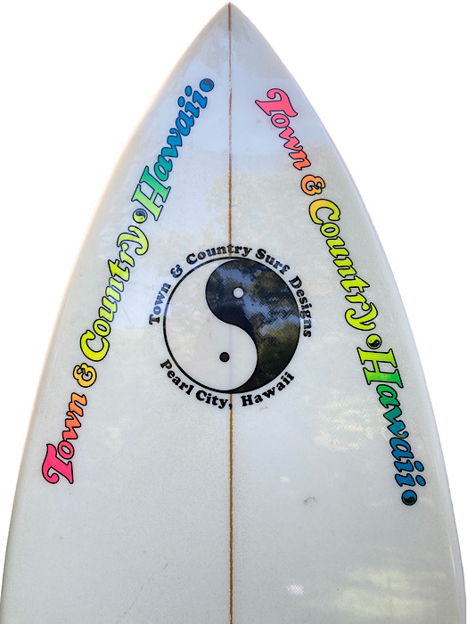 Town & Country (T&C) surfboard by Glenn Minami (1981) – Vintage